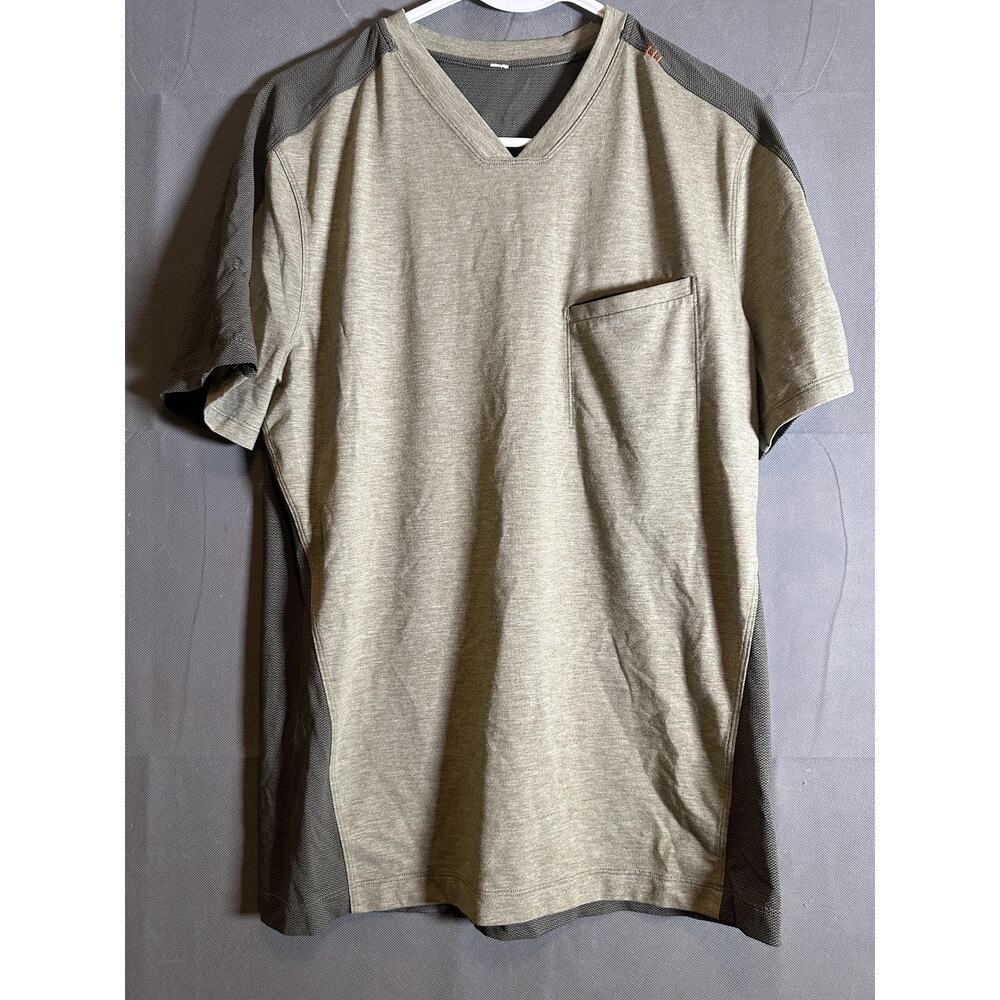 Lululemon Shirt Mens Large Gray Short Sleeve V Neck Lightweight Athletic Pocket